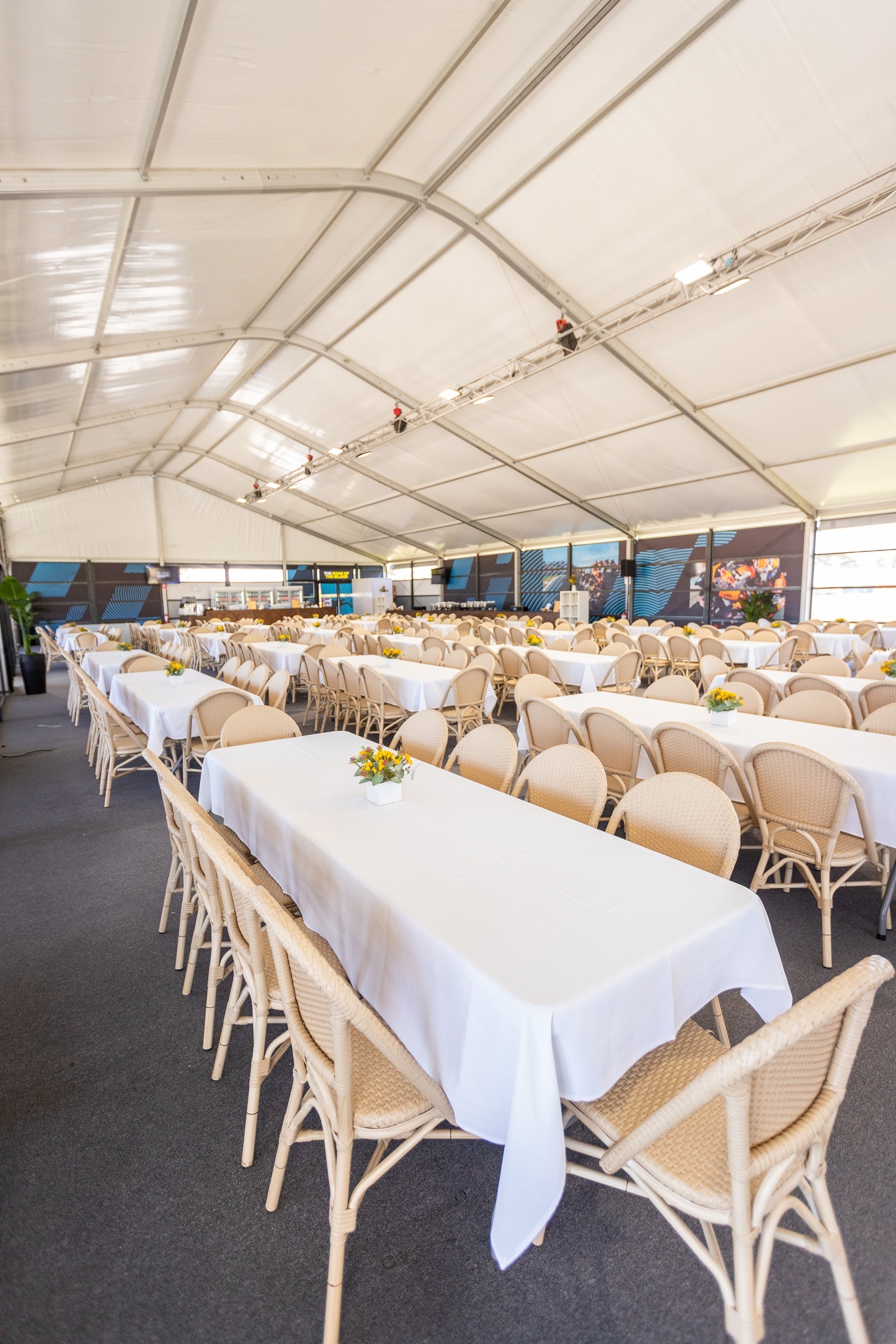 Banquet Table