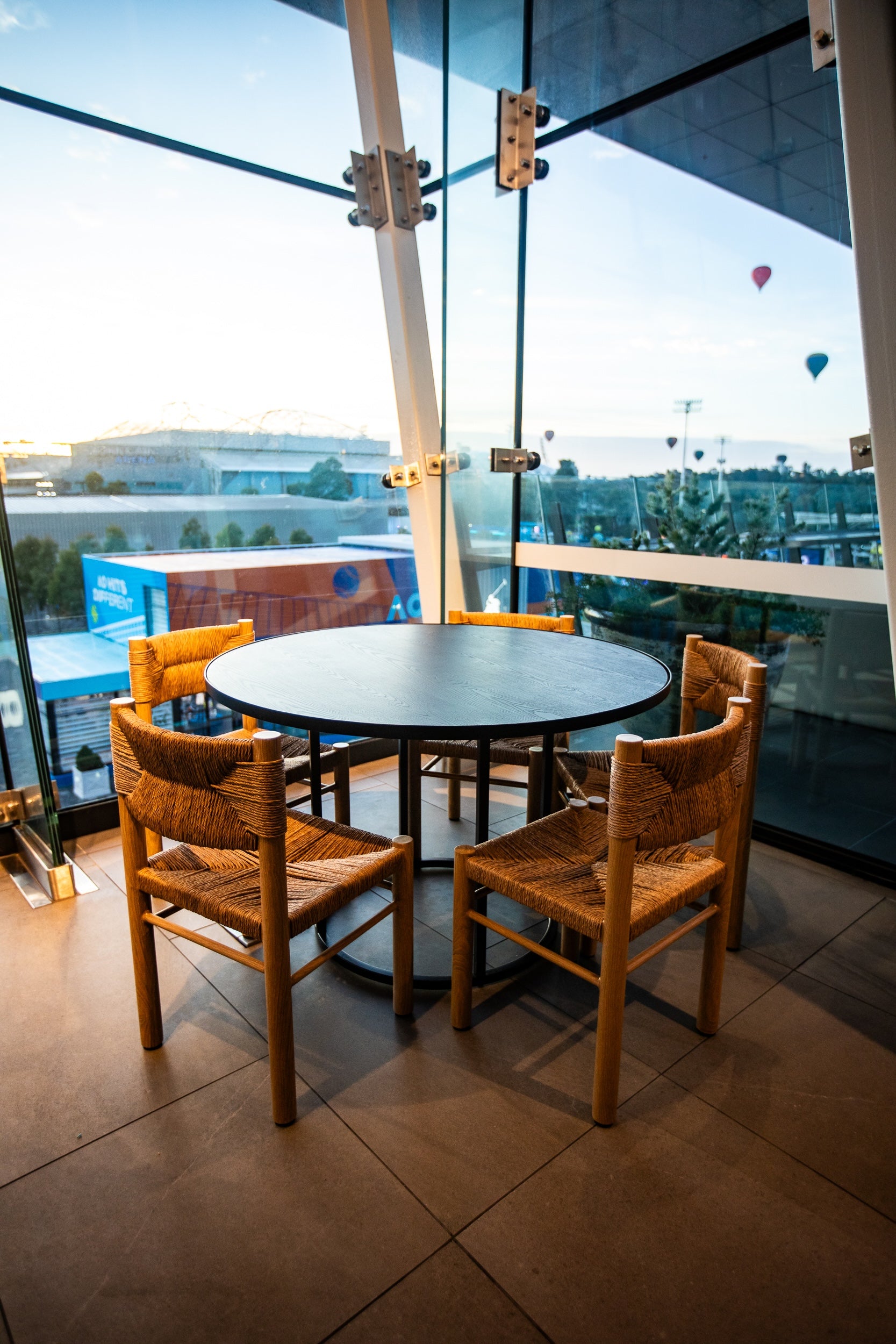 Arc Dining Table (Round)