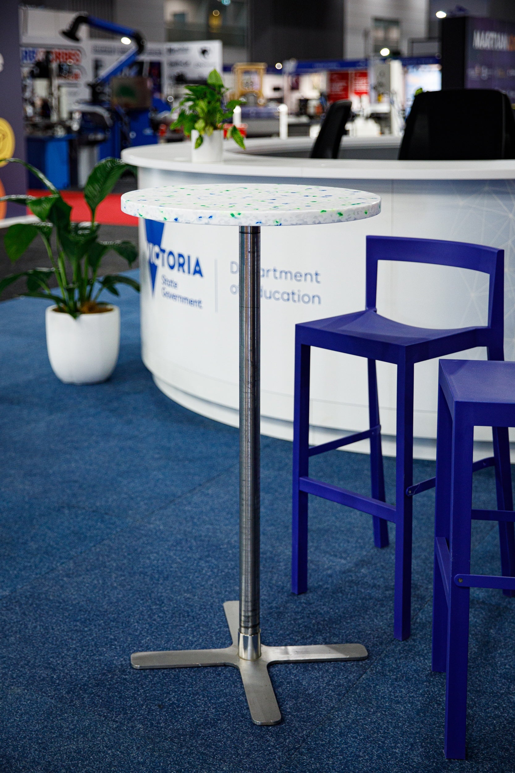 Plus Bar Table (Round)