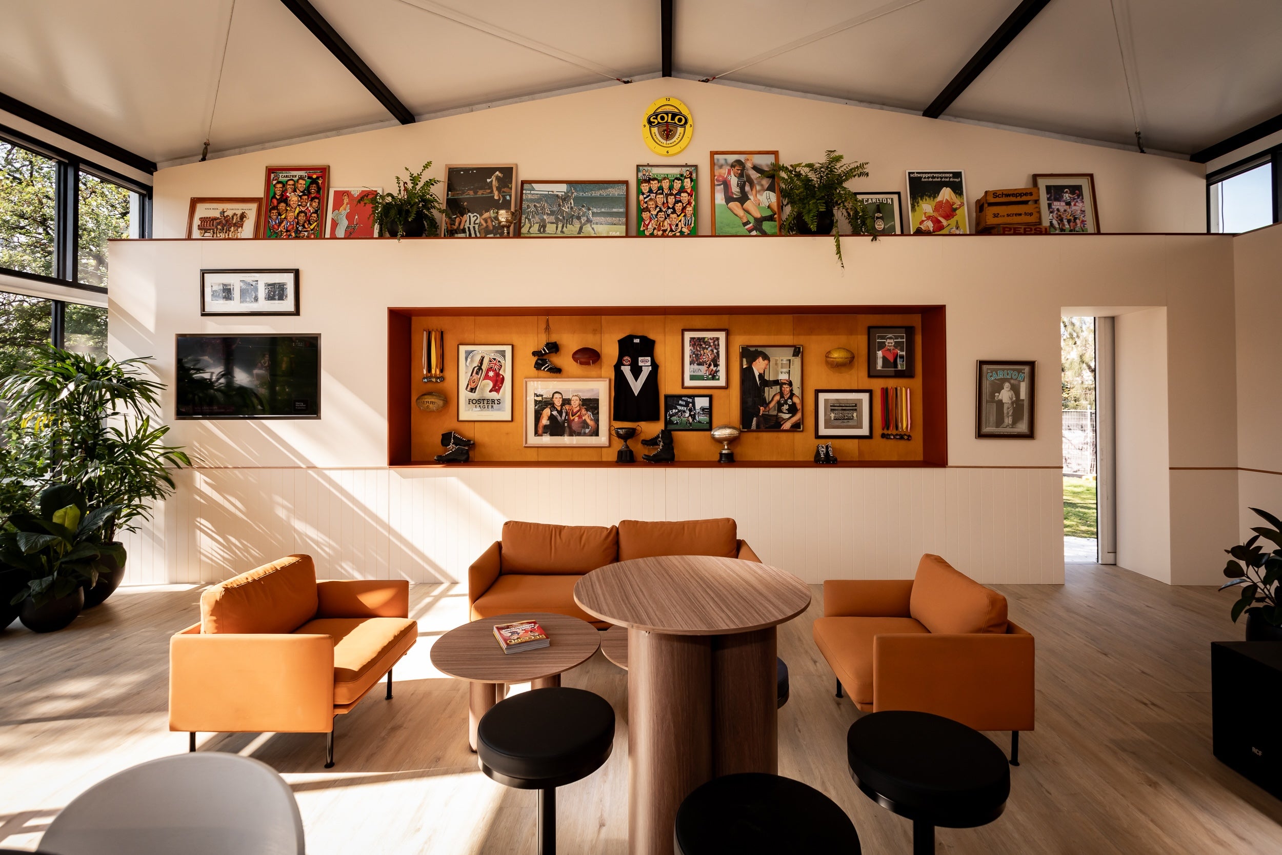 Luca Lounge