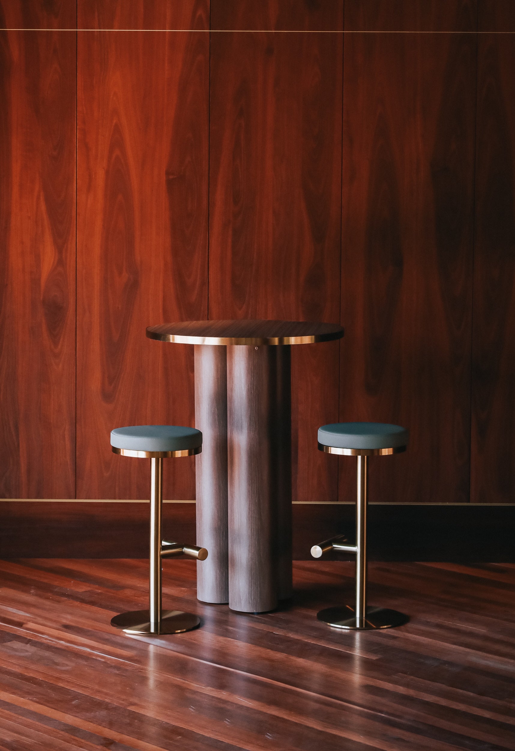 Siena Bar Table (Round)