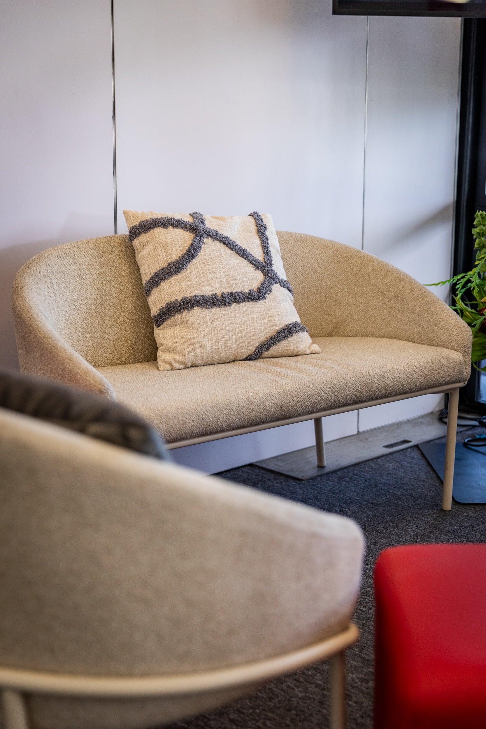 Finley Lounge