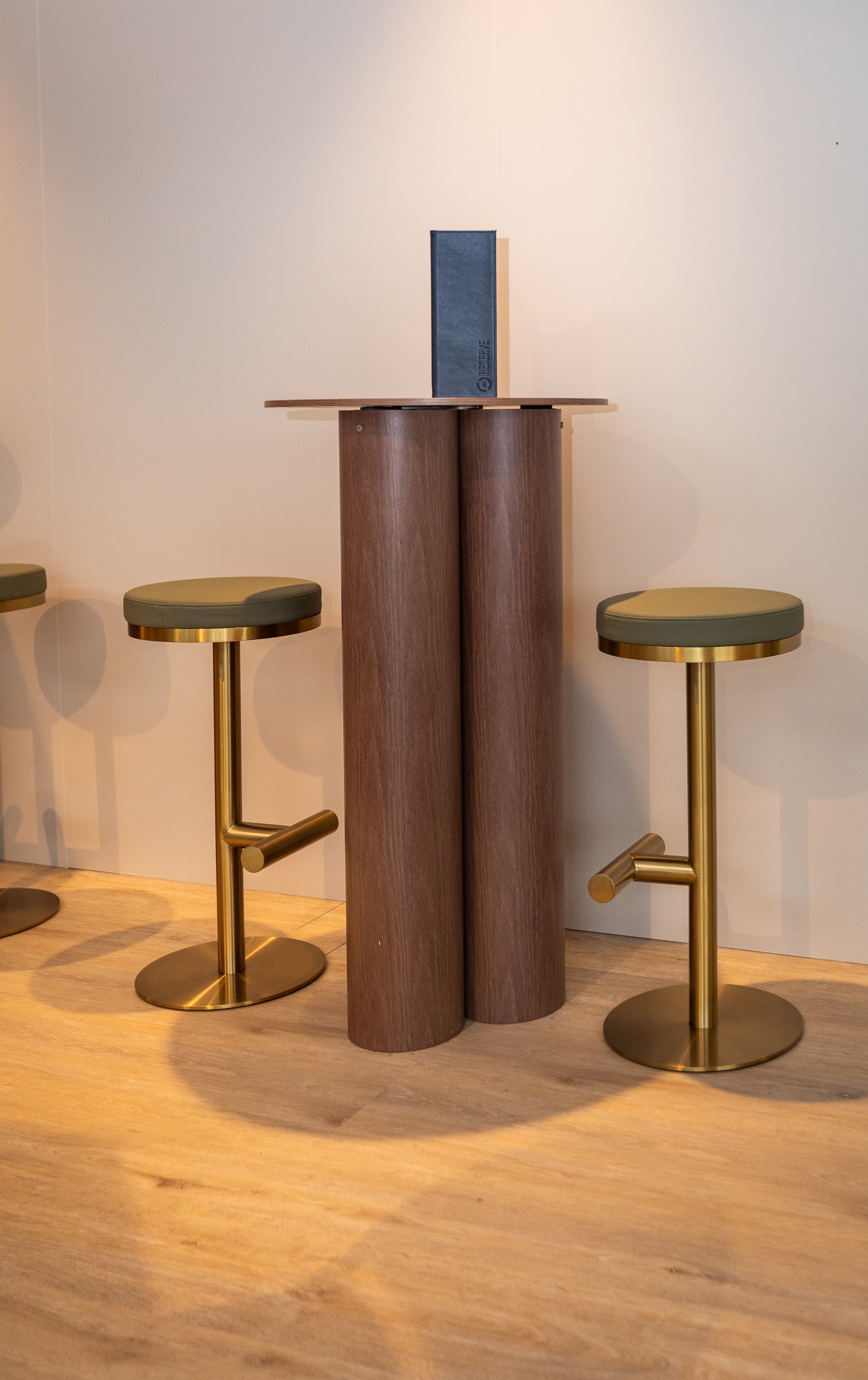 Siena Bar Table (Round)