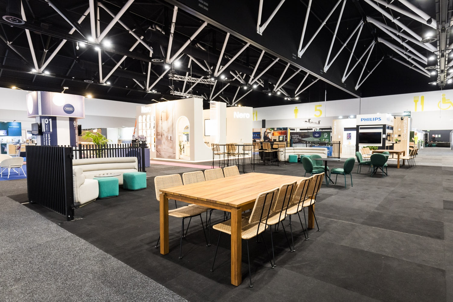 Sahara Dining Table
