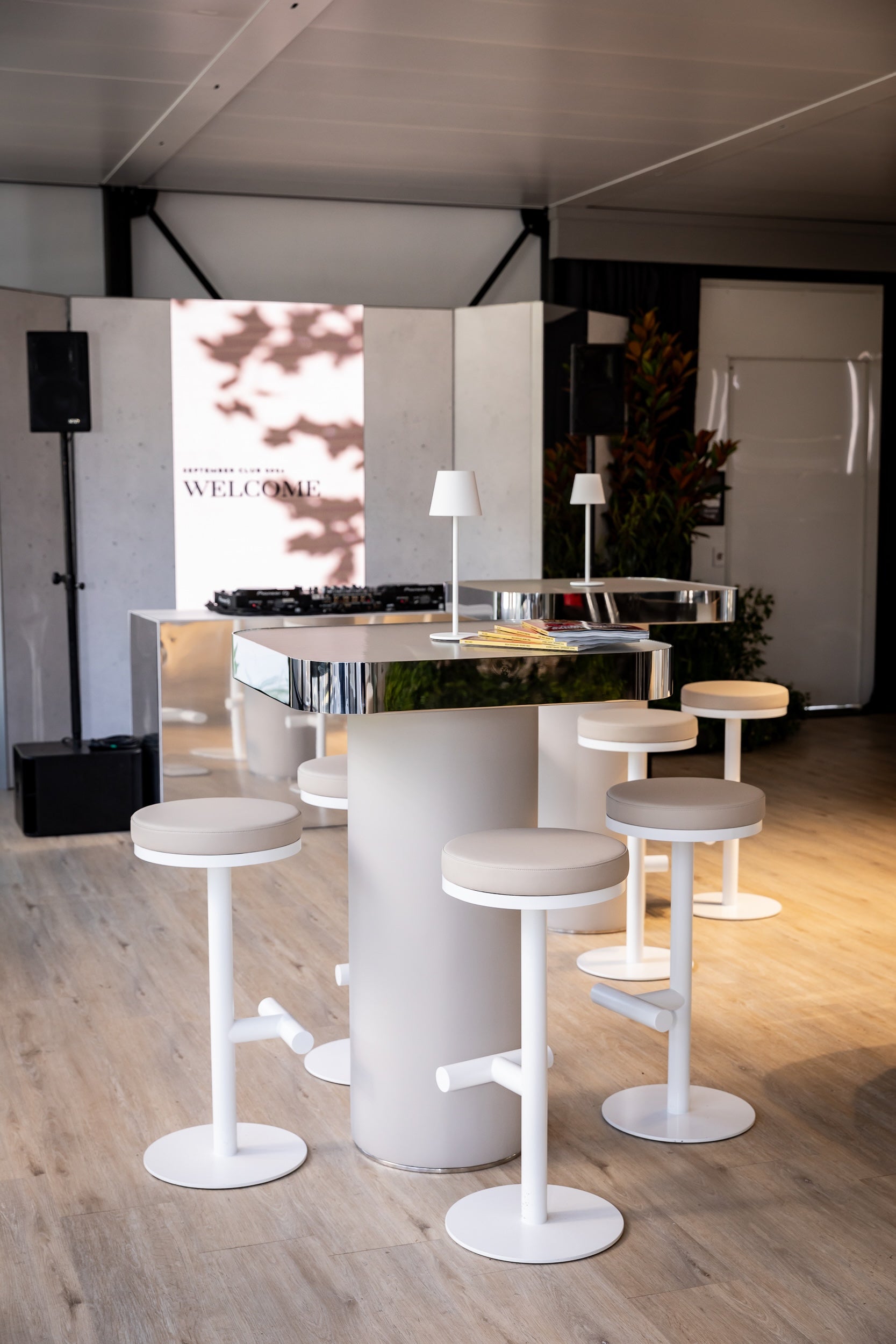Aura Stool